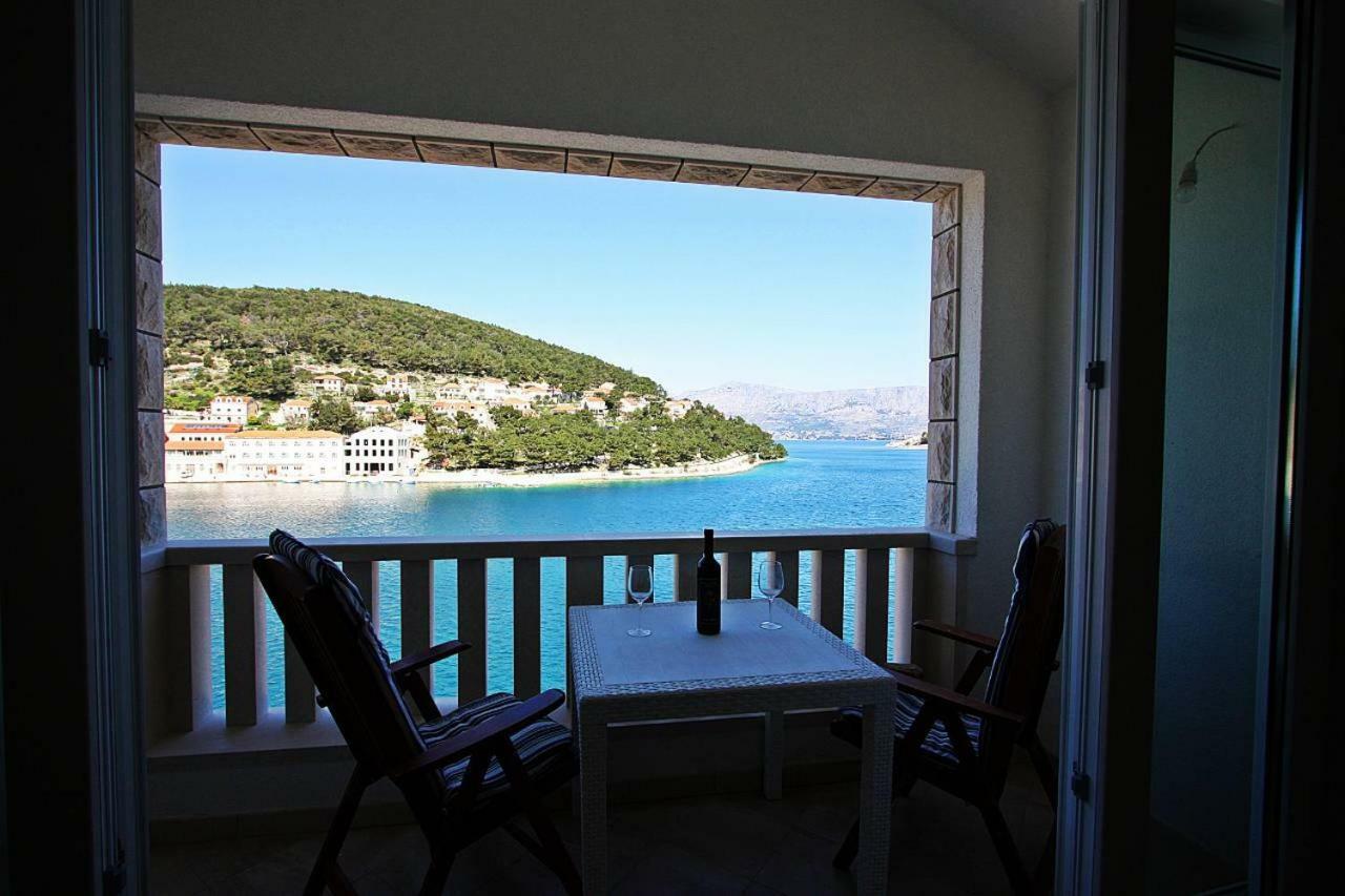 Apartmani Nila Pucisca Exteriör bild